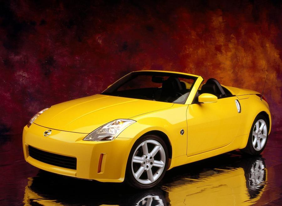  Nissan 350Z Roadster 2005 года  (фото 18 из 25)